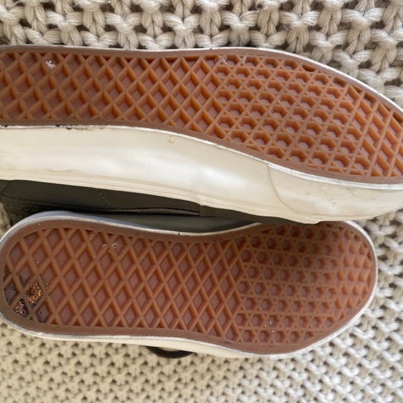 High Top Army Green Vans - Picture 4 of 5